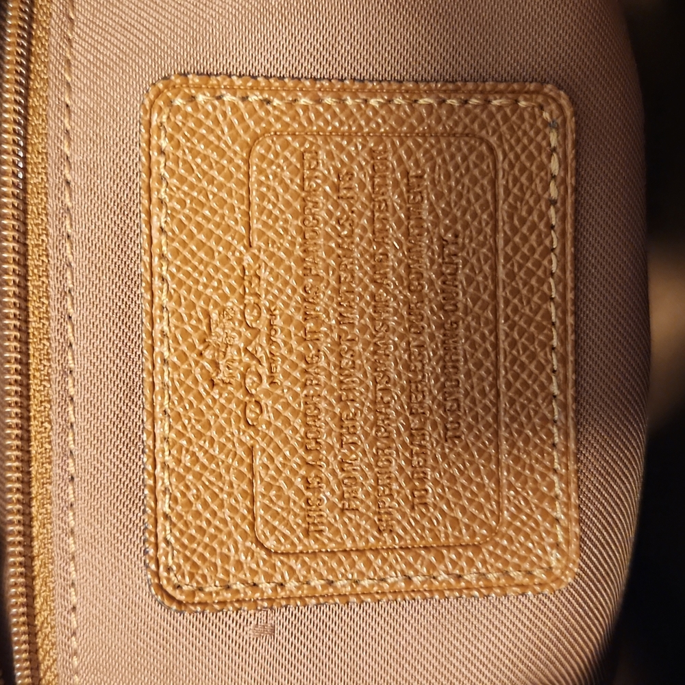 Coach crossbody - Picture 6 of 6
